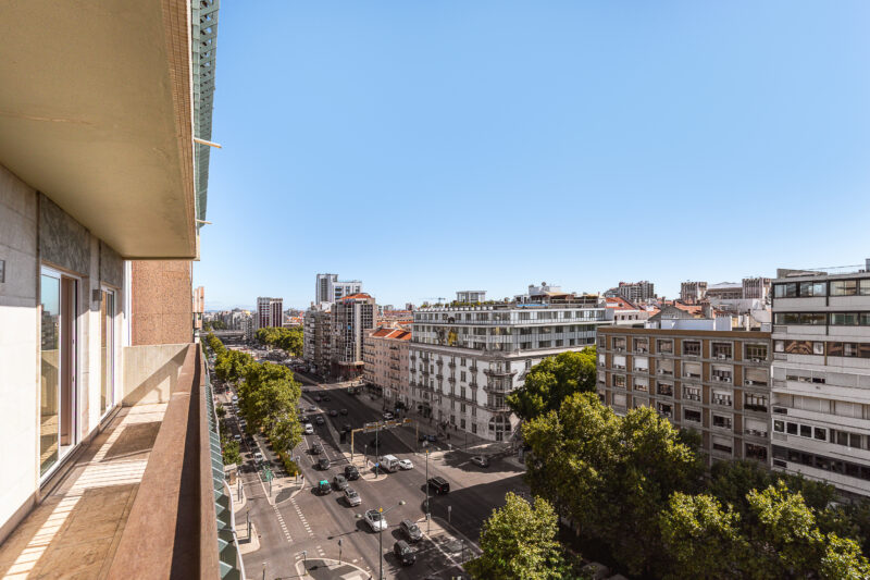 Apartamento de 4 quartos renovado | Av. da República | Vista para a cidade | Andar alto