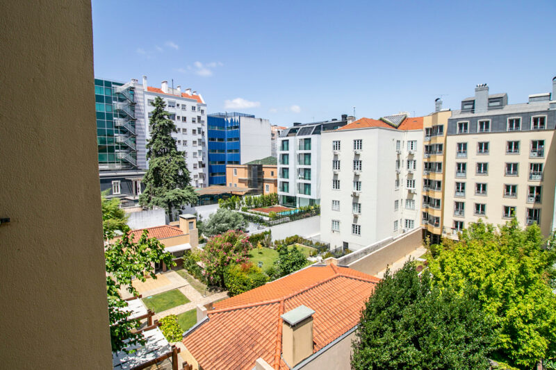 T4 Av. Novas/ Saldanha Garagem